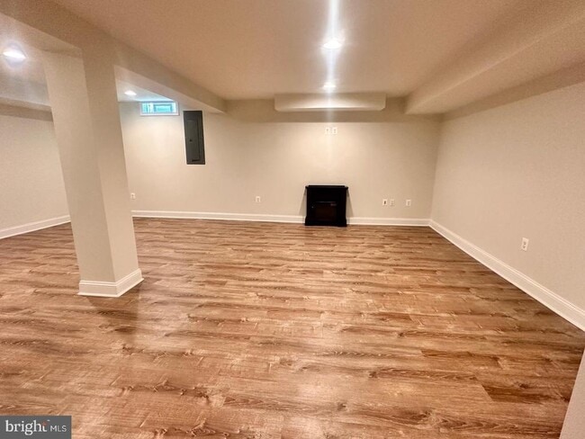 Building Photo - 11912 Clover Knoll Rd