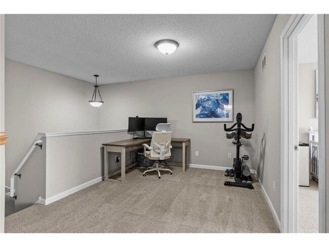 Building Photo - 2504 Country View Dr