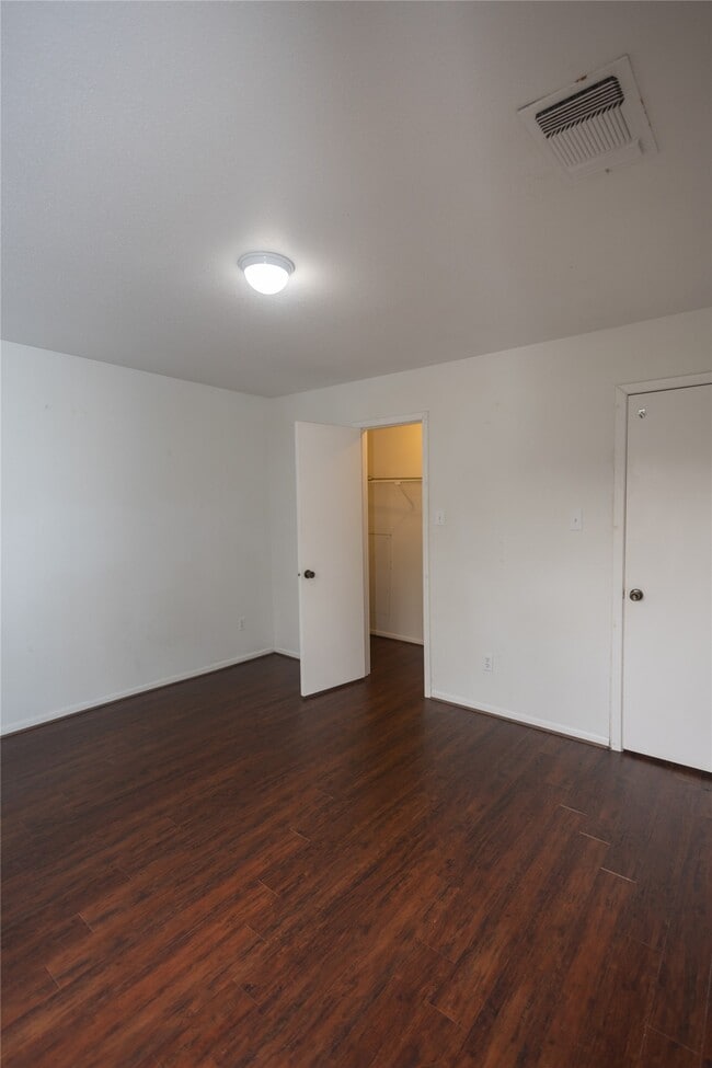 Building Photo - 8100 Cambridge St