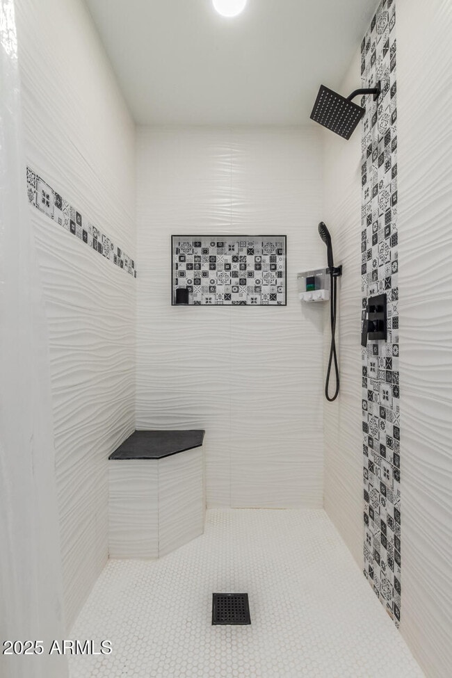 Building Photo - 2529 N Miller Rd