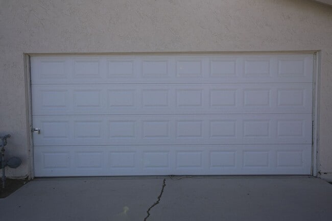 Building Photo - 21355 Bear Valley Rd