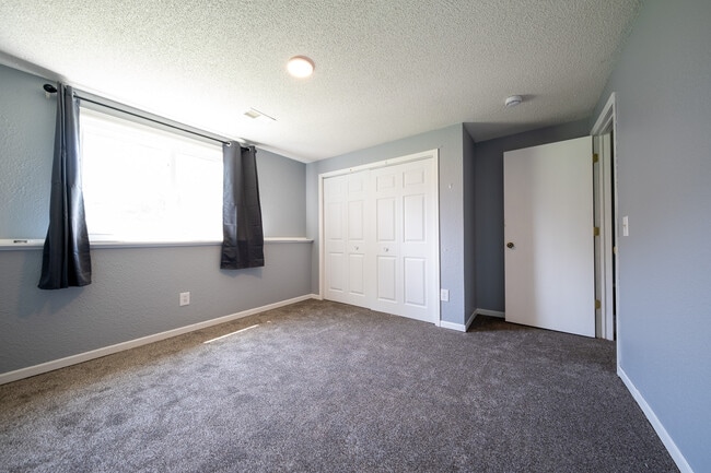 Building Photo - 624 McIntosh Ct