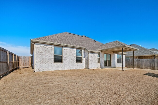 Building Photo - 4-Bed Home in West Fayetteville | Built 2021