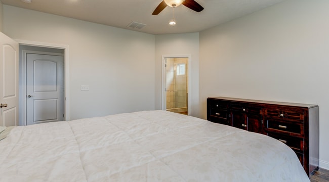 Building Photo - 3873 Brookfield Dr