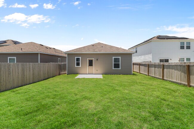 Building Photo - 1136 King Eider