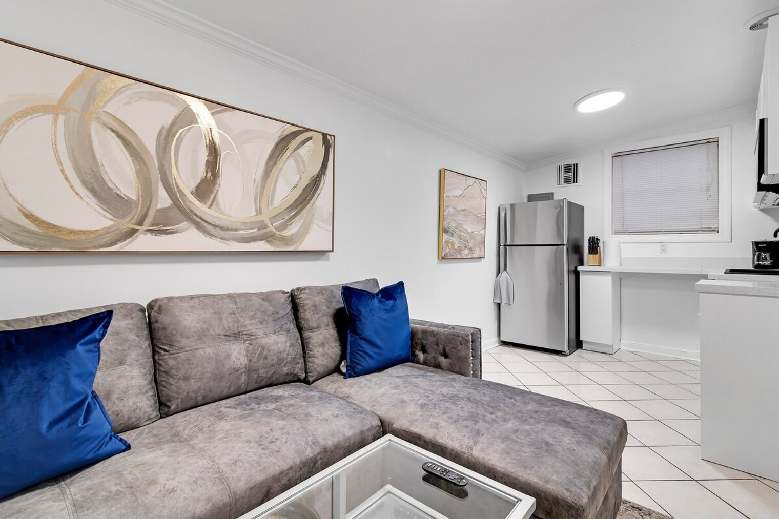 Building Photo - 2610 SW 31st Ave