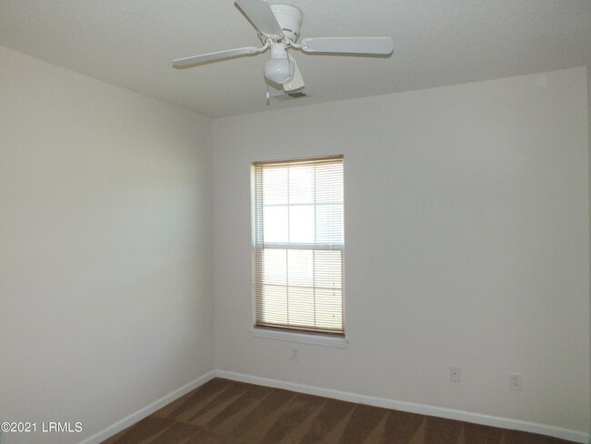 Building Photo - 255 Colony Dr