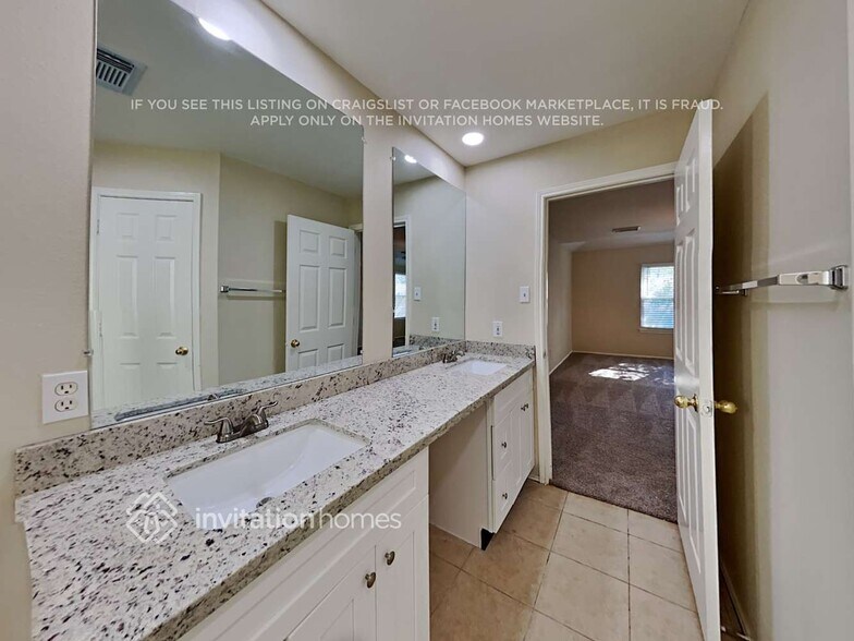Building Photo - 14327 Heron Marsh Dr