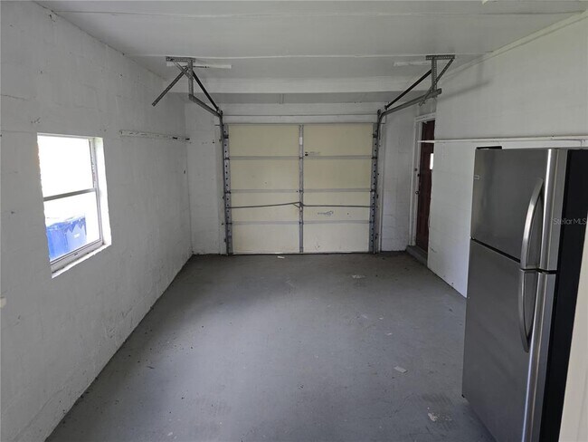 Building Photo - 5410 S Himes Ave