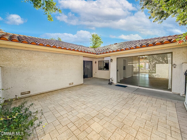 Building Photo - 655 Arroyo Oaks Dr