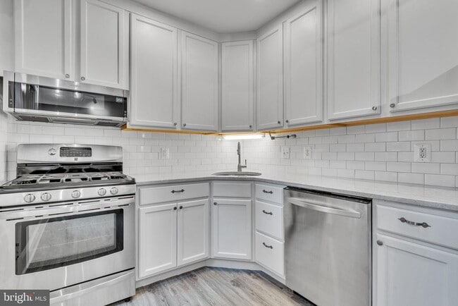 Building Photo - 2600 16th St S