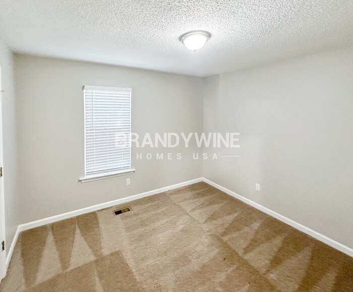 Building Photo - 201 Brooke Dr