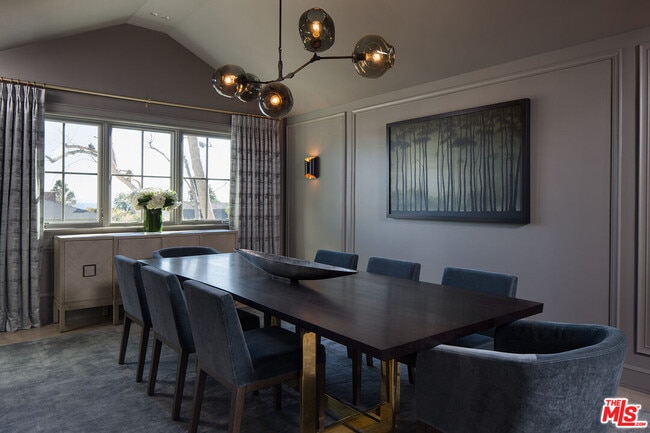 Building Photo - 14939 La Cumbre Dr