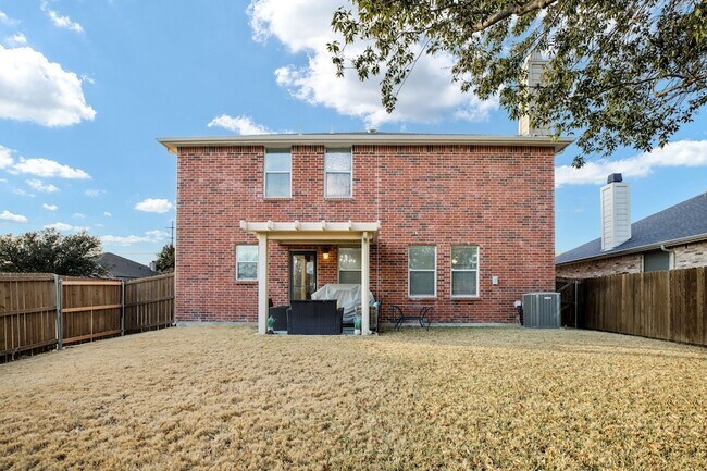 Building Photo - 9601 Euclid Dr