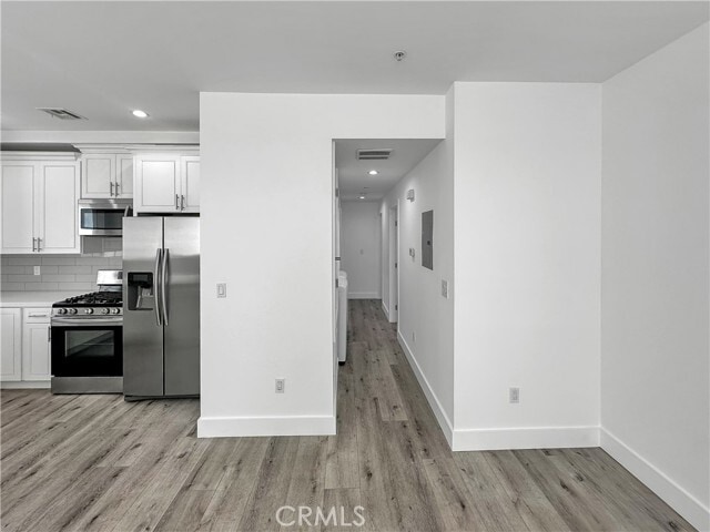 Building Photo - 7125 S La Cienega Blvd