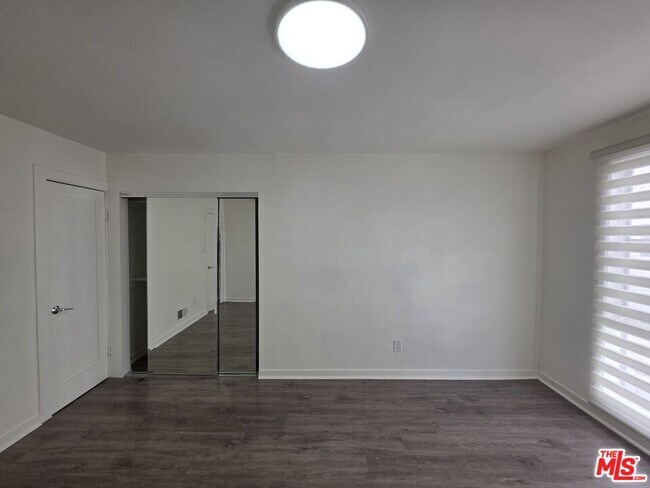 Building Photo - 1635 S Beverly Glen Blvd