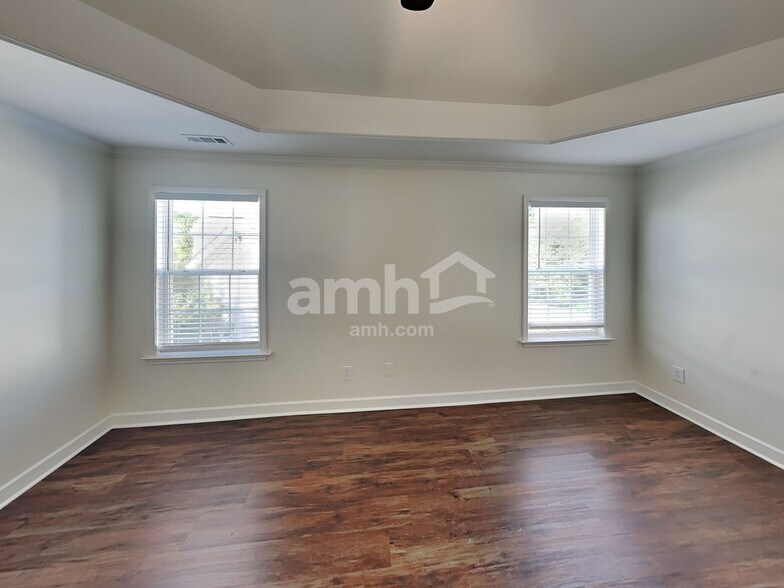 Building Photo - 3047 Romain Trail