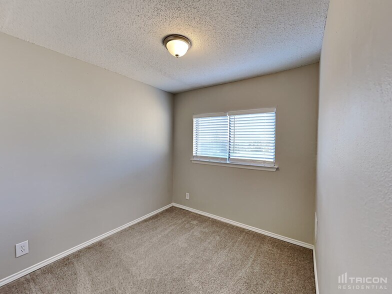 Building Photo - 6333 Village Club