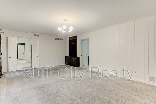 Building Photo - 6878 Kingham Cove