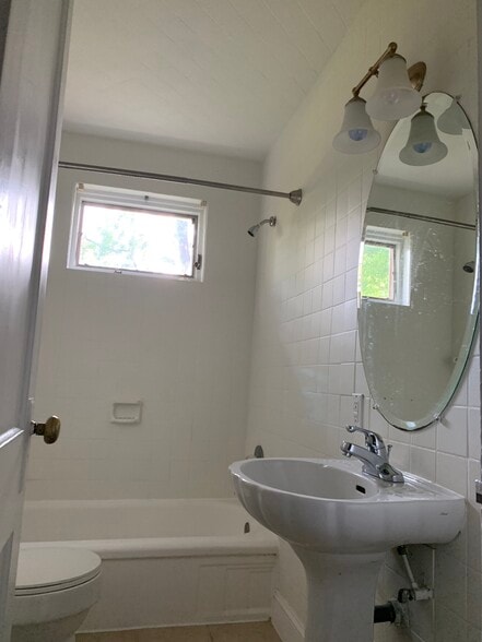downstairs bathroom - 4817 Park Ave