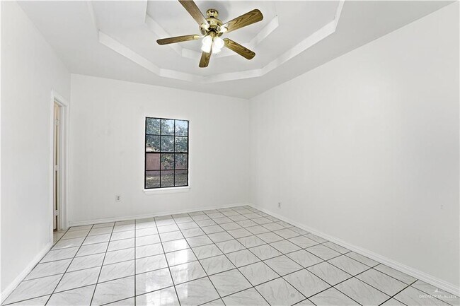 Building Photo - 11 West Dr