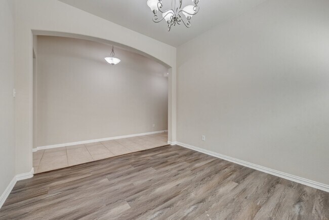 Building Photo - Charming 3-Bedroom Home with 2 Full Baths ...