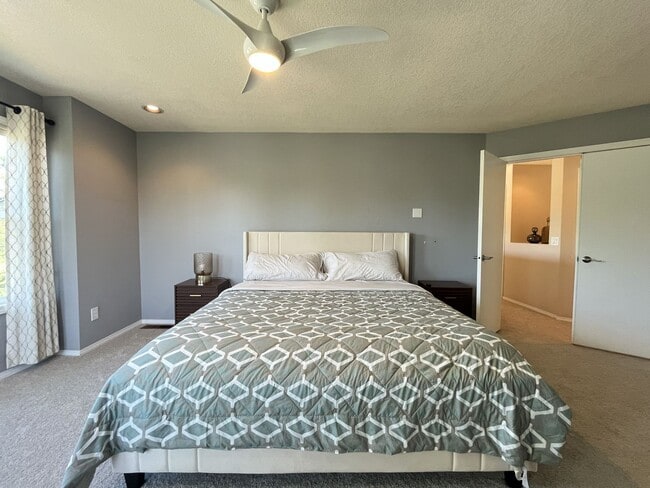 Building Photo - Stunning Bull Mountain Home with Gourmet Kitchen & Luxurious Primary Suite Retreat