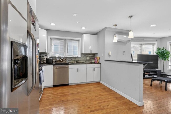 Building Photo - 1241 S 28th St