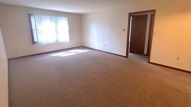 Building Photo - 509 Oak Glen Dr