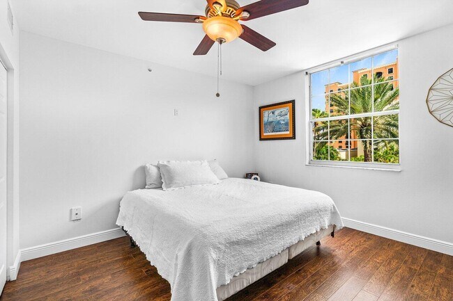 Building Photo - 720 S Sapodilla Ave