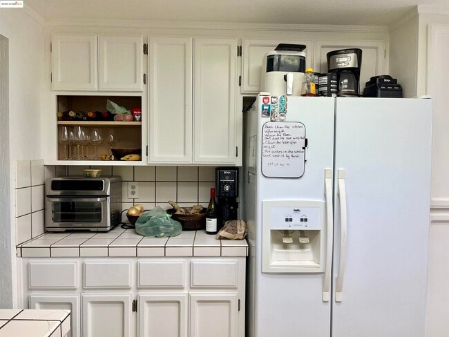 Building Photo - 600 Chandon Ct