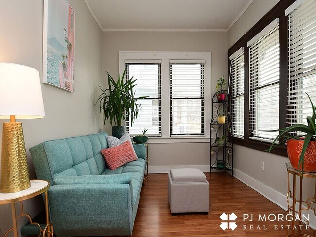 Building Photo - 5022I