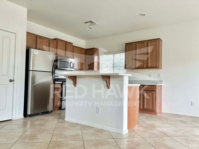 Building Photo - 1057 E Sourwood Dr