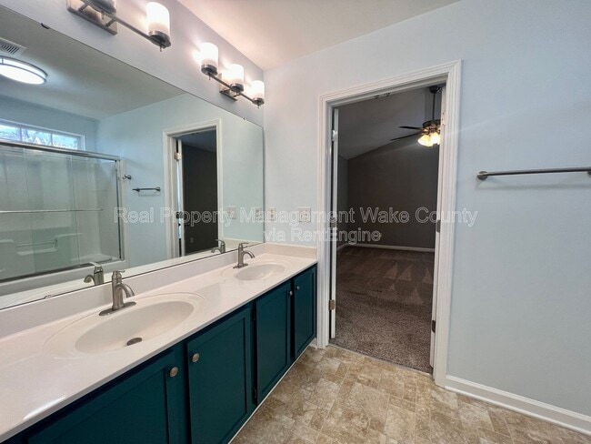 Building Photo - 213 Piney Woods Ln