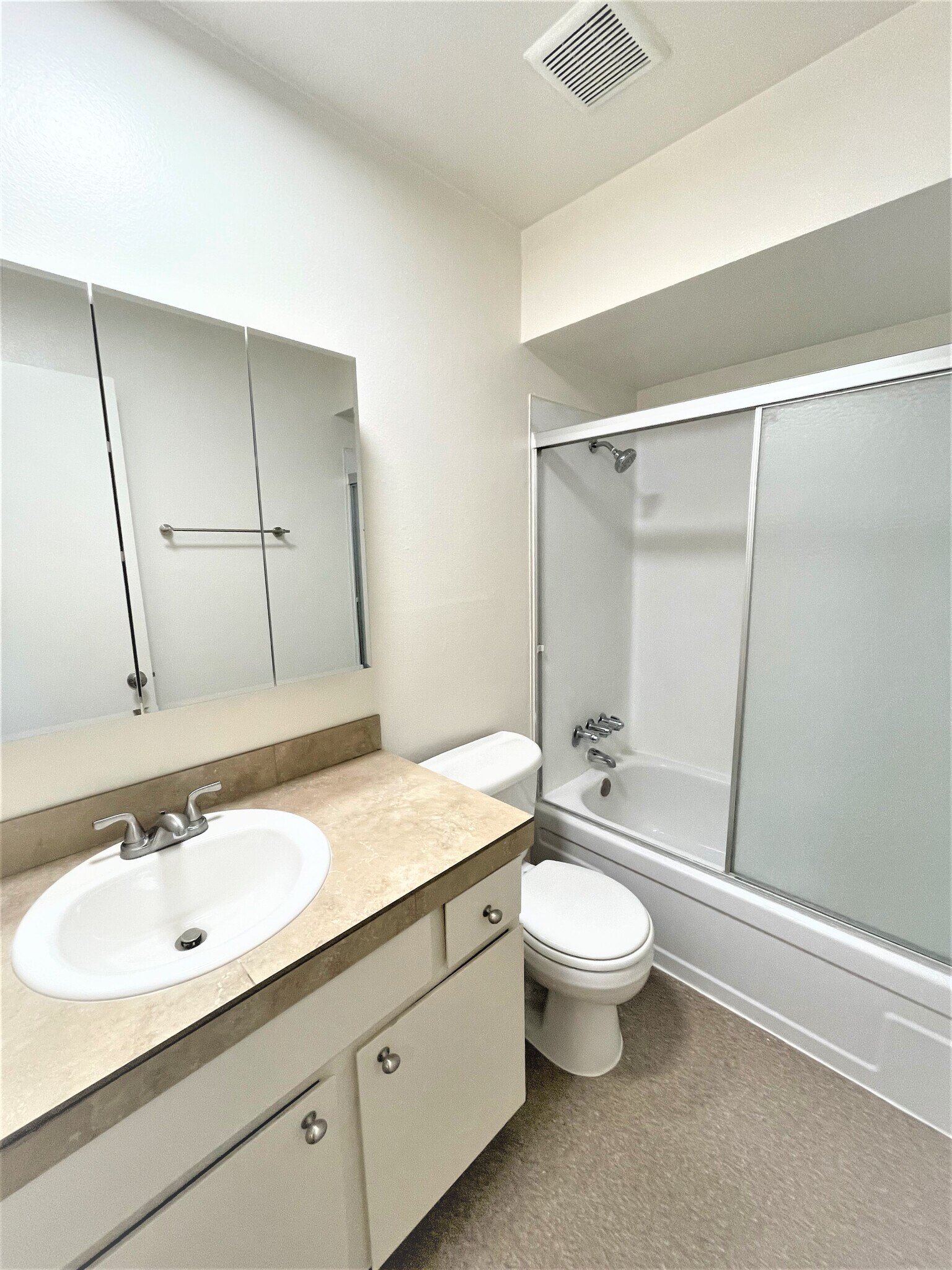 Building Photo - 1427 NE Hancock St