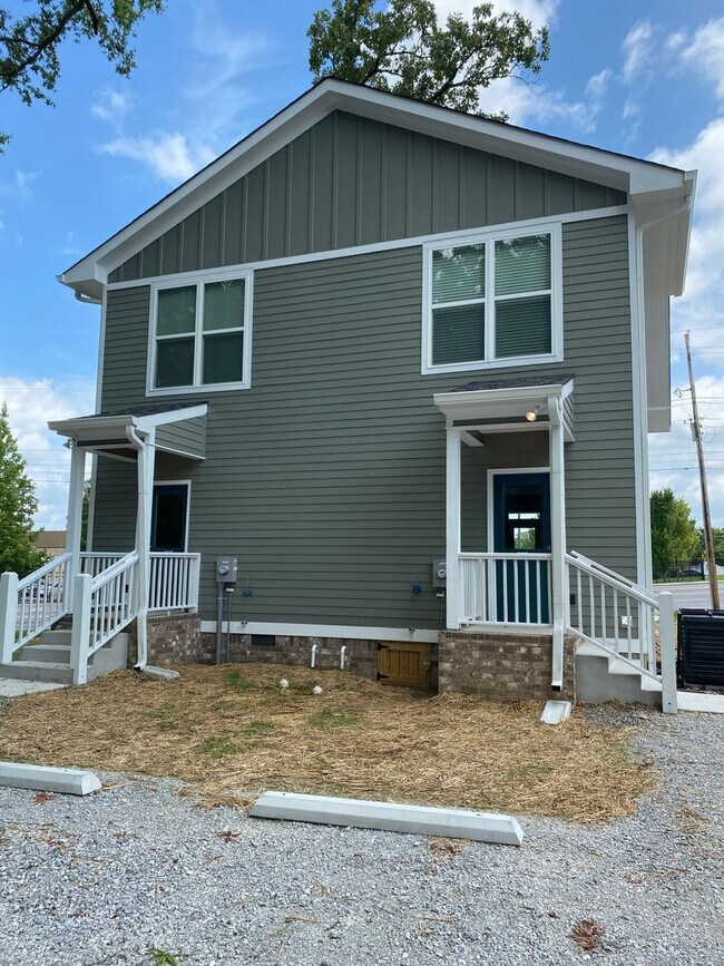 Building Photo - 2510 Duncan Ave