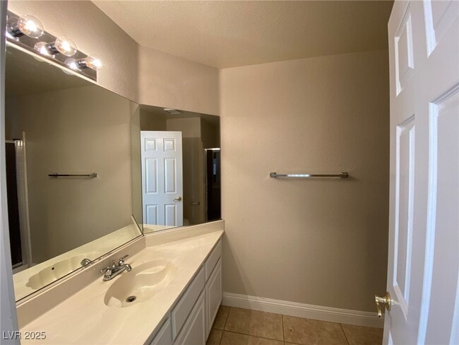 Building Photo - 9312 Angelfish Dr