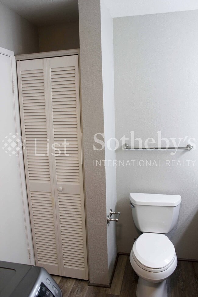 Building Photo - 46-1032 Emepela Way