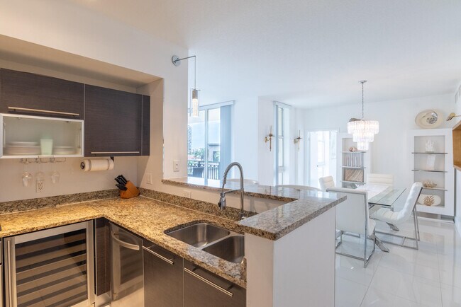 Building Photo - 550 Okeechobee Blvd