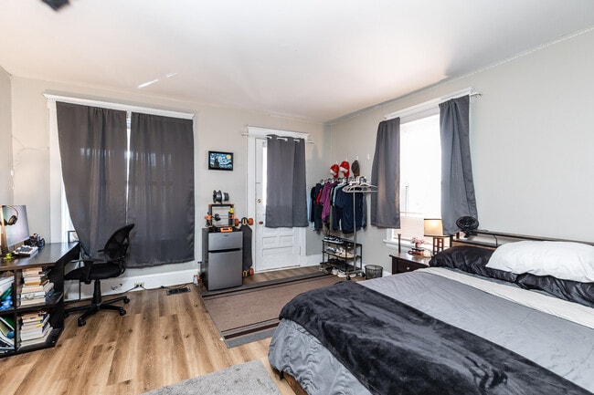 Building Photo - 208 Bosley St