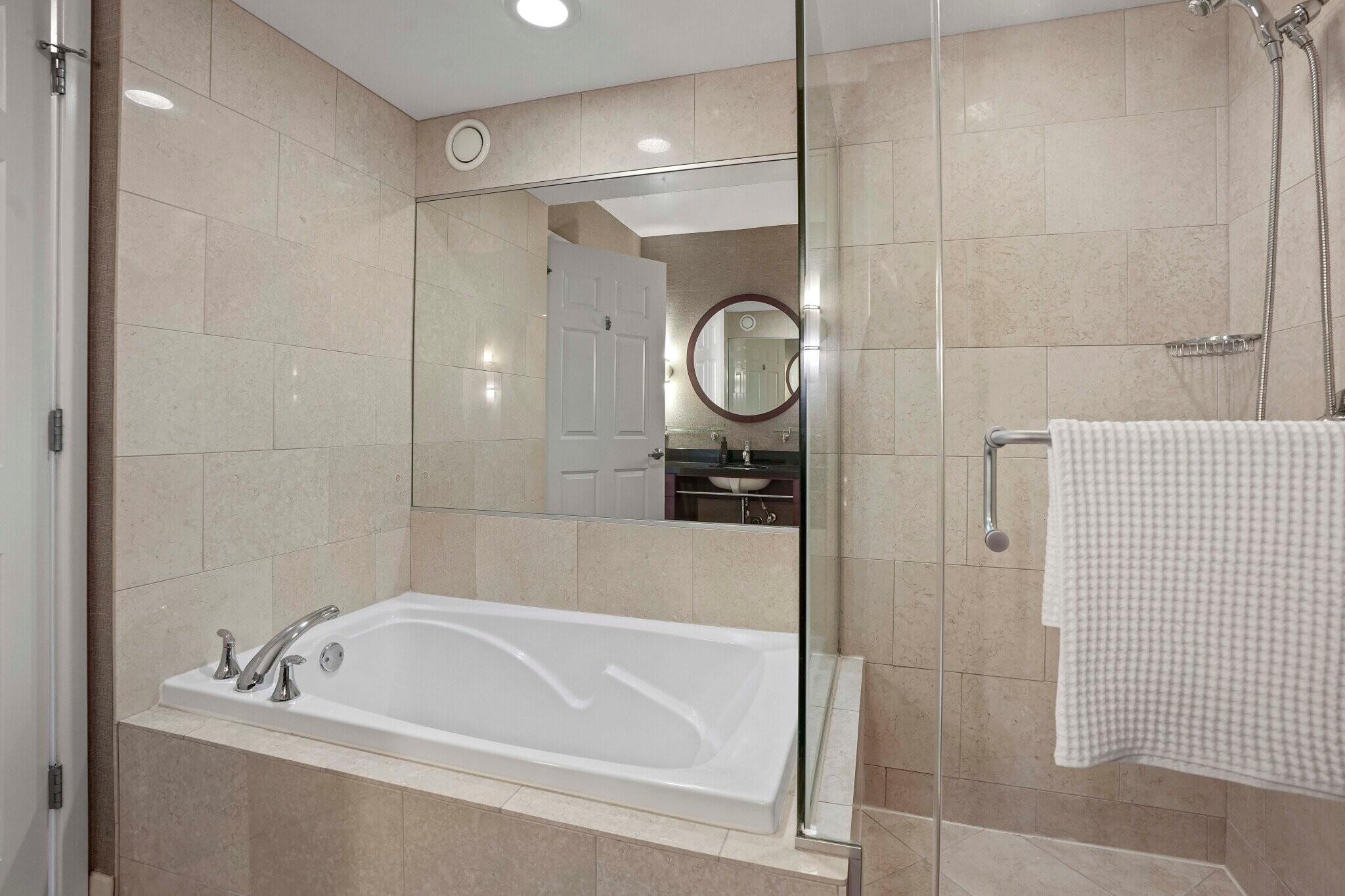 Building Photo - 1253 S Michigan Ave