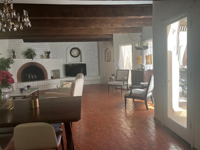 Building Photo - 3105 Camino Caballete NW