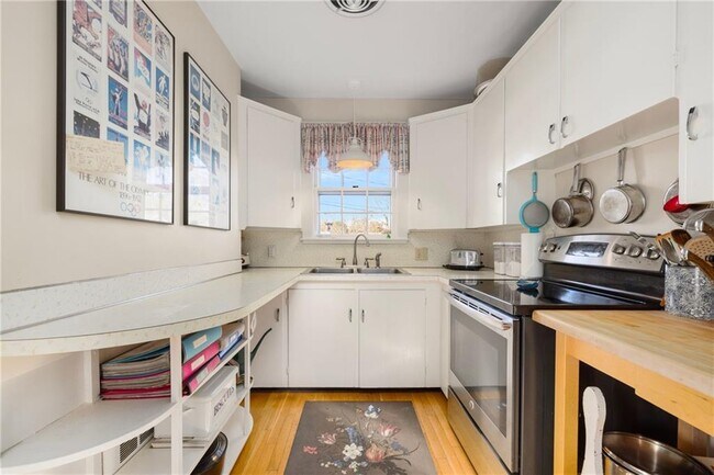 Building Photo - 9 White Terrace