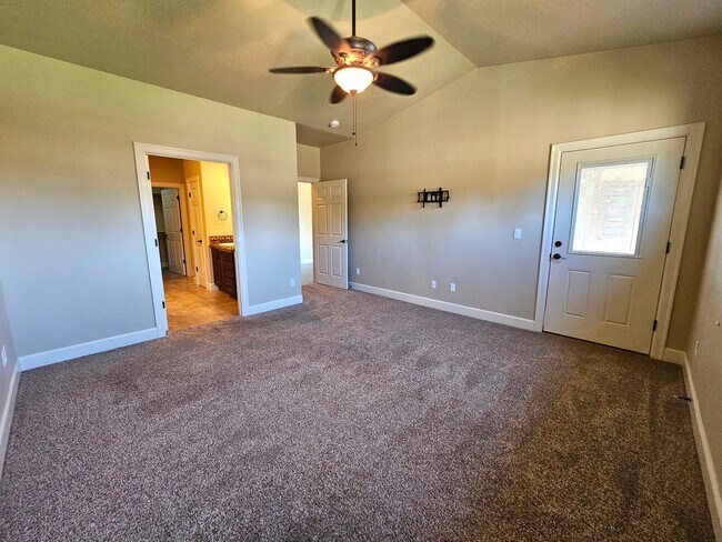 Building Photo - 2817 Tuscanna Dr