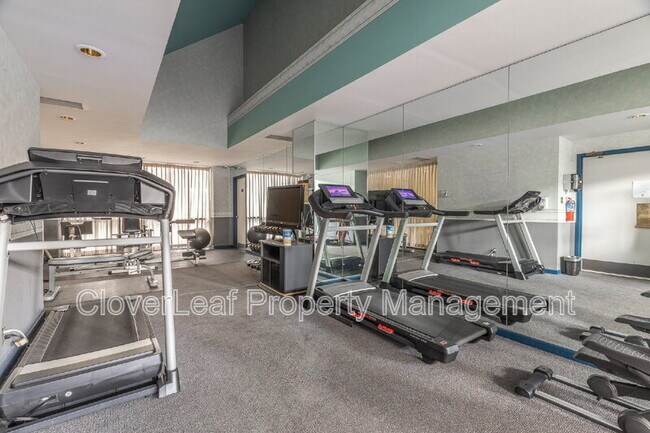 Building Photo - 7701 Wurzbach Rd