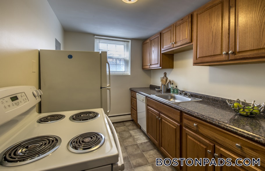 Building Photo - 7 Brattle Dr