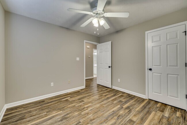 Building Photo - 1054 Grove Landing Ln