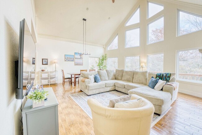 Building Photo - 13810 AR-16 Scenic