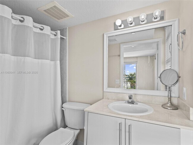 Building Photo - 7600 Collins Ave