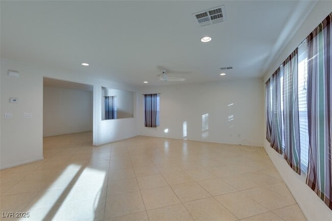Building Photo - 6971 Glencoe Harbor Ave